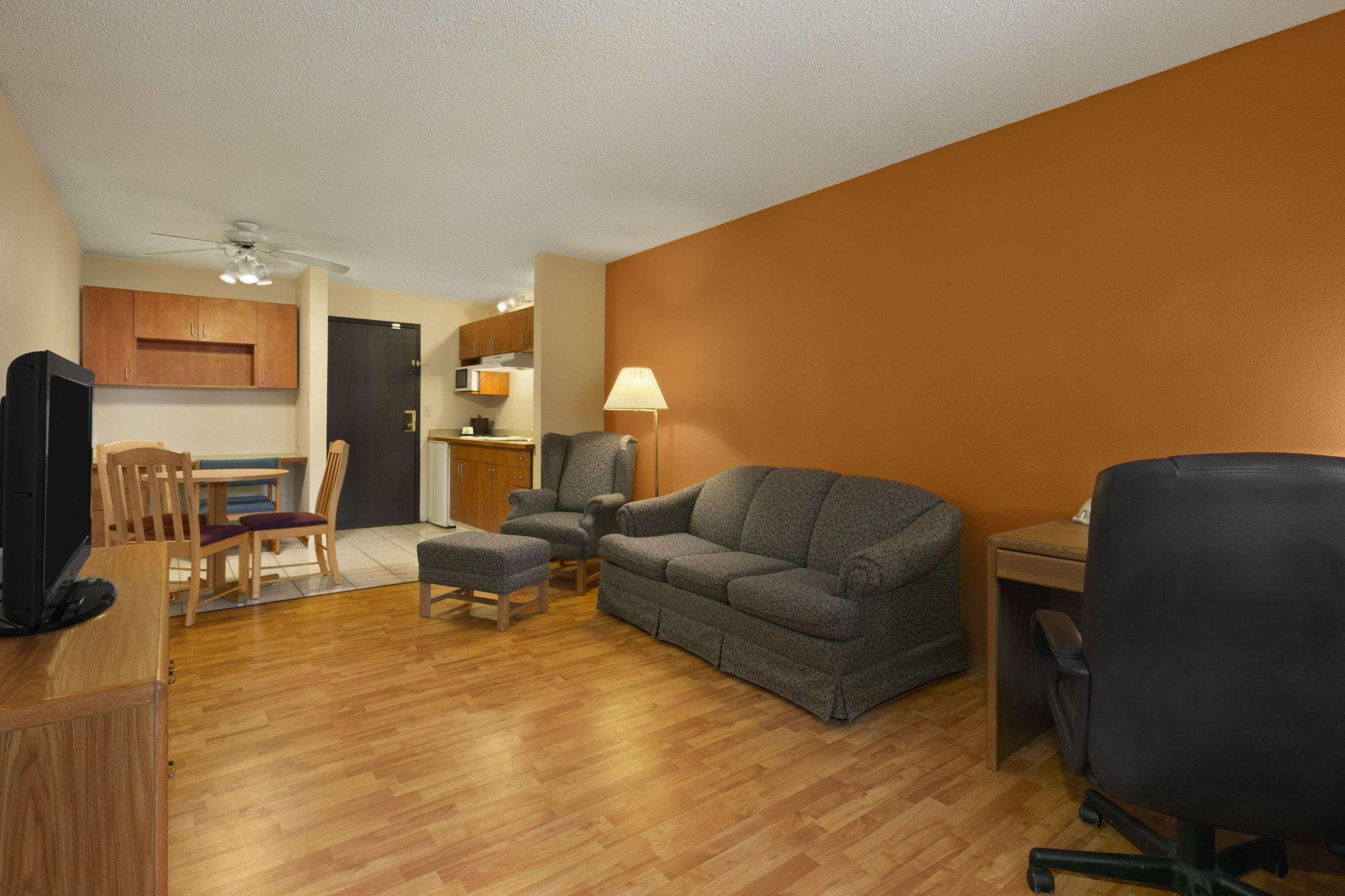 Days Inn & Suites By Wyndham Stevens Point Luaran gambar