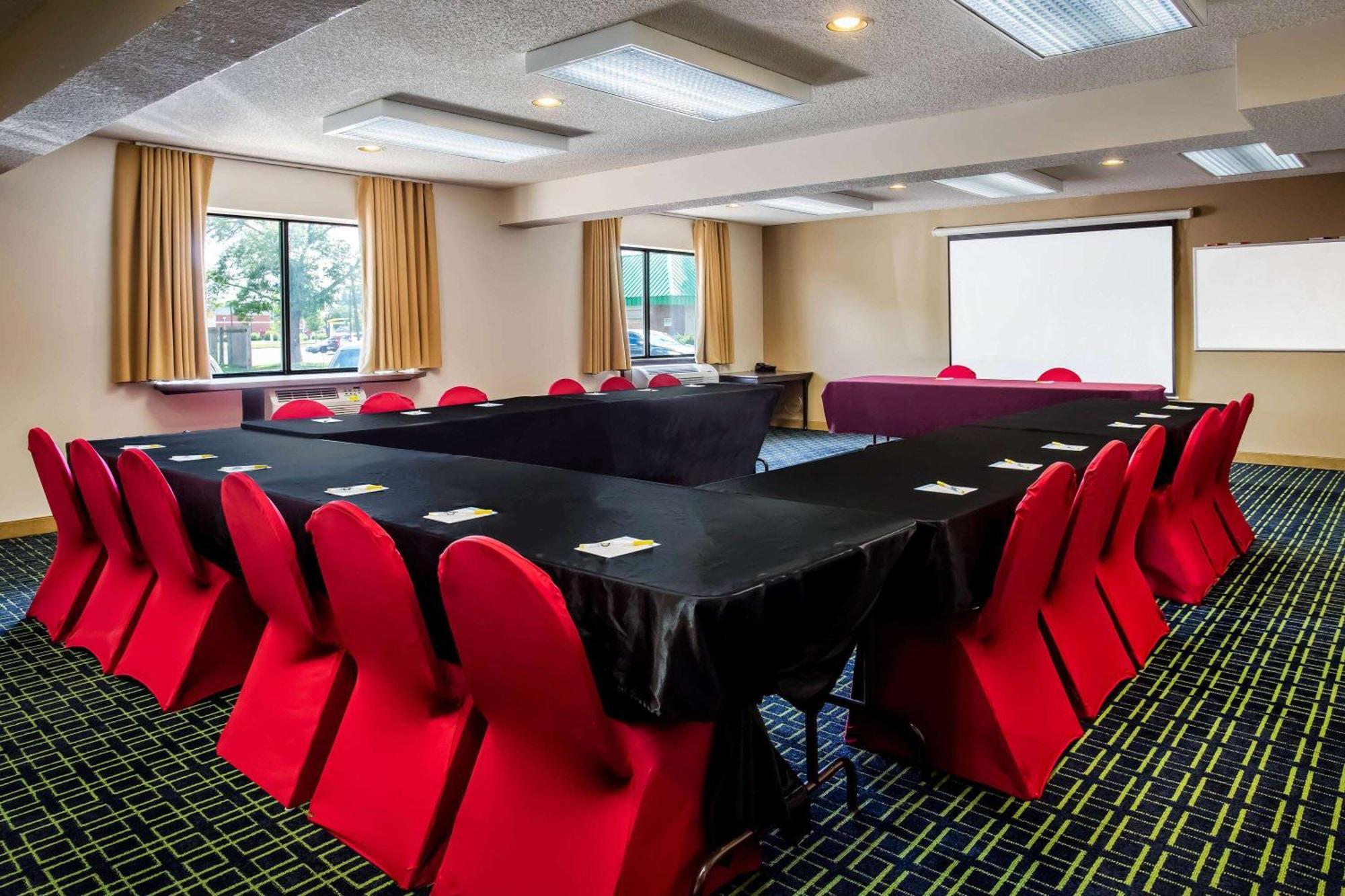 Days Inn & Suites By Wyndham Stevens Point Luaran gambar