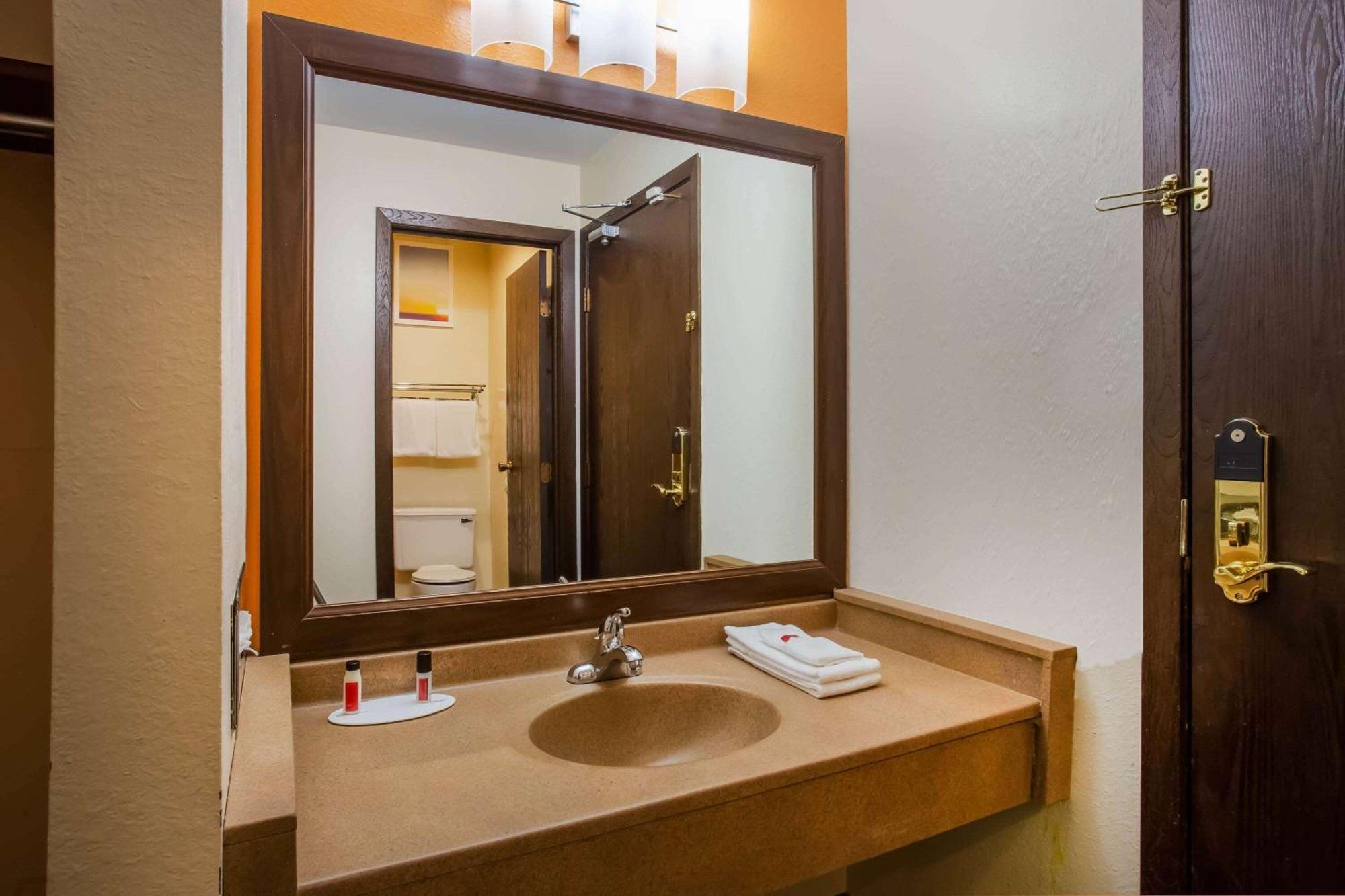 Days Inn & Suites By Wyndham Stevens Point Luaran gambar