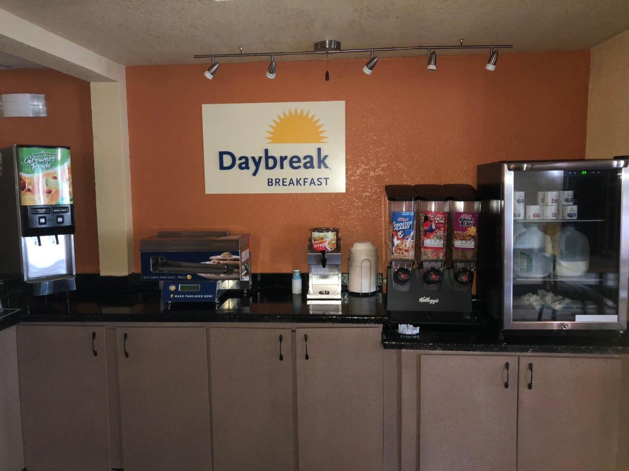 Days Inn & Suites By Wyndham Stevens Point Luaran gambar